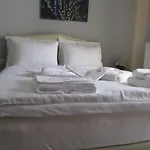 Kyknos De Luxe & 4* קסטוריה