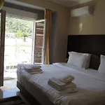 Kyknos De Luxe & 4* קסטוריה