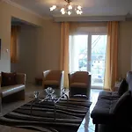 Kyknos De Luxe & קסטוריה