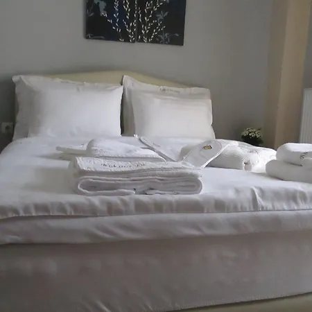 Kyknos De Luxe & 4* Castória