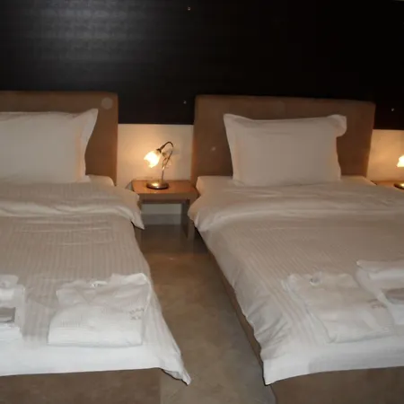 Kyknos De Luxe & 4* Castória