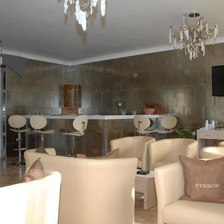 Kyknos De Luxe & Konukevi Kesriye