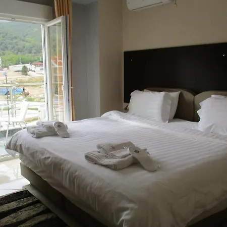 Kyknos De Luxe & 3* Kastoria