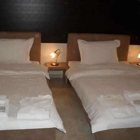 Kyknos De Luxe & 3*