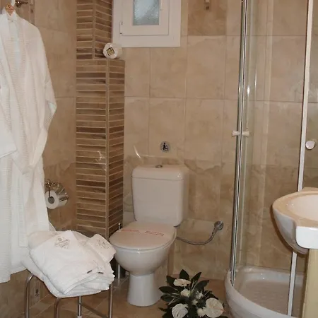 Kyknos De Luxe & كاستوريا