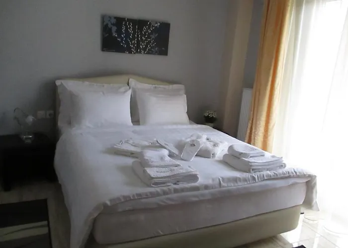 Kyknos De Luxe & 4* קסטוריה