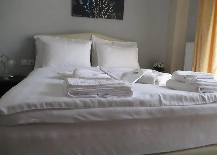 Kyknos De Luxe & 4* קסטוריה