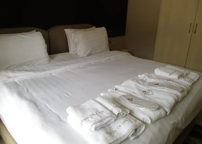 Kyknos De Luxe & 4* קסטוריה