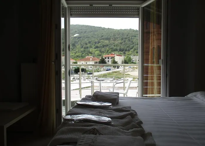 Kyknos De Luxe & 4* Кастория