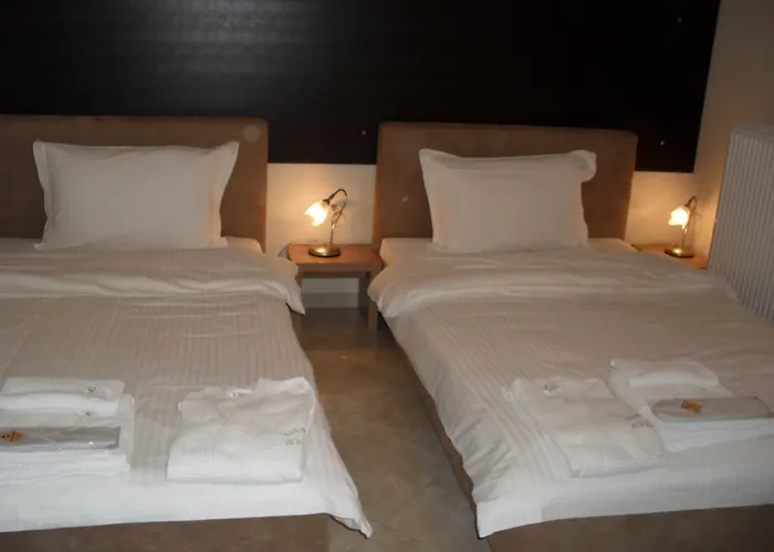 Kyknos De Luxe & 4* קסטוריה