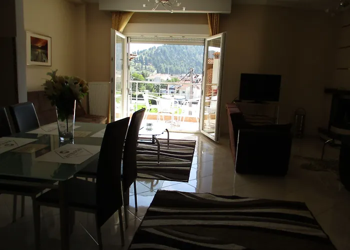 Kyknos De Luxe & קסטוריה