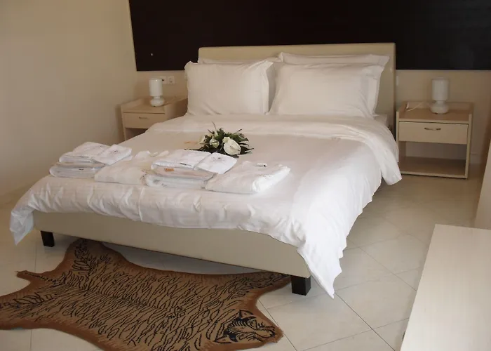 Kyknos De Luxe & בית הארחה קסטוריה