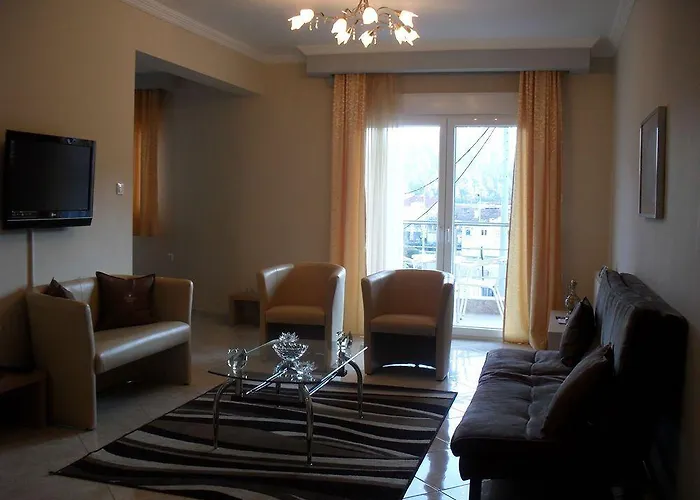 Kyknos De Luxe & קסטוריה